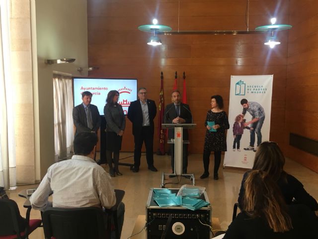 Las familias podrán mejorar sus destrezas a la hora de educar a sus hijos gracias a la primera 'Escuela para Padres y Madres' - 2, Foto 2