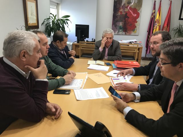 Más de 70 especialistas trabajarán en el acondicionamiento de las zonas verdes donde se instalarán las barracas - 1, Foto 1