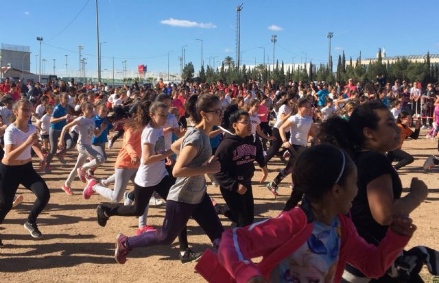 Gran fiesta del deporte en el cross escolar con la participación de 1.325 niños y niñas de los 12 centros docentes torreños - 4, Foto 4