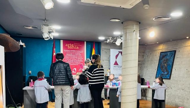 Talleres de pintura para conmemorar el Día Internacional de la Mujer - 2, Foto 2