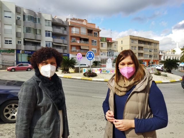 Puerto Lumbreras instala dos señales de 'Municipio Contra el Maltrato Tolerancia Cero' en la conocida como 'redonda del Salas' - 3, Foto 3