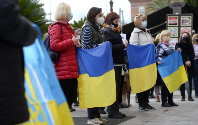 El Ayuntamiento iza la bandera de Ucrania como muestra de solidaridad y apoyo a la población del país - 4, Foto 4
