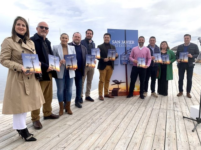 El alcalde, José Miguel Luengo presenta el Anuario 2022 San Javier es destino - 1, Foto 1