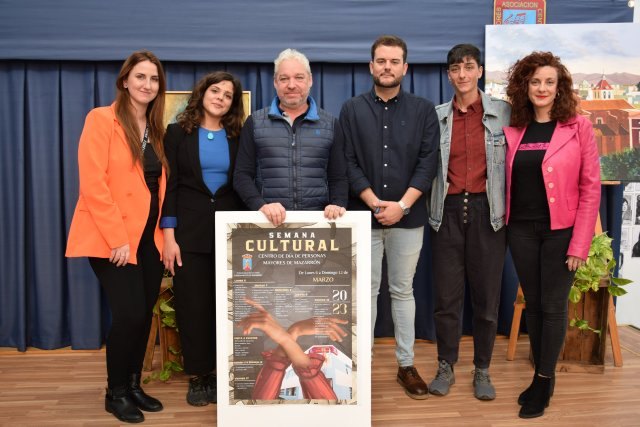 Arranca la gran semana cultural del centro de mayores de Mazarrn con la exposicin colectiva de artistas locales, Foto 1