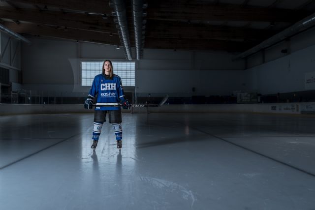 La historia de superación de marta zúñiga: de pionera en una época de pocos recursos a codearse con los mejores equipos de hockey hielo de españa - 1, Foto 1