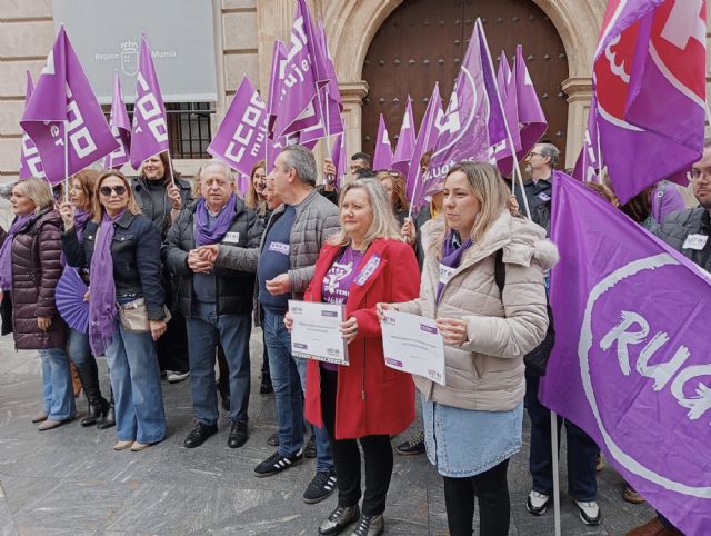 CCOO y UGT presentan propuestas para impulsar la igualdad de género en la Región de Murcia - 3, Foto 3