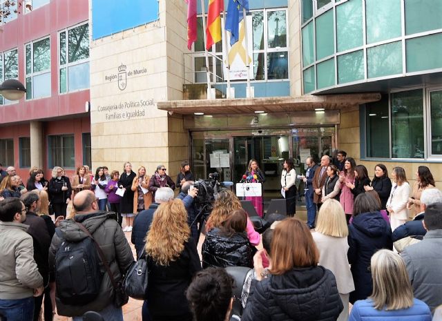 El manifiesto institucional por el Día Internacional de la Mujer reivindica la lucha por la igualdad como responsabilidad de toda la sociedad - 1, Foto 1