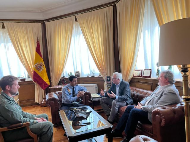 La Academia General del aire abre sus puertas a Lo Ferro en el acto de comunicación de la Medalla de Oro a la Patrulla Águila - 2, Foto 2