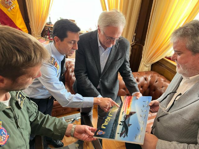 La Academia General del aire abre sus puertas a Lo Ferro en el acto de comunicación de la Medalla de Oro a la Patrulla Águila - 3, Foto 3