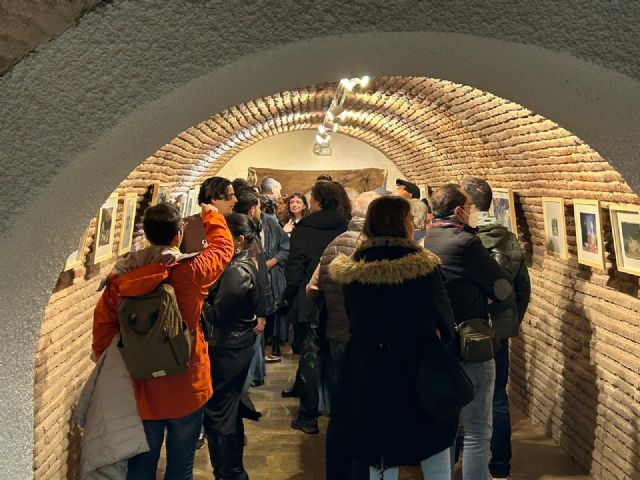 Las bóvedas del Palacio Almudí acogen tres nuevos proyectos artísticos que invitan a reflexionar sobre la intimidad, la superficialidad y la observación - 3, Foto 3