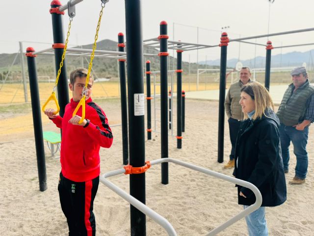 Los alumnos del Programa Experiencial Omega impulsan la construcción de una nueva pista de calistenia en la pedanía de Aguaderas - 4, Foto 4