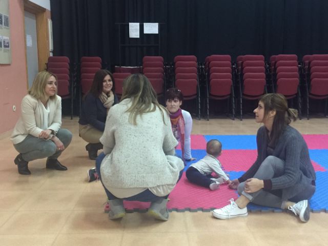 Un centenar de familias se benefician de los talleres de Estimulación Temprana del Ayuntamiento de Murcia - 1, Foto 1