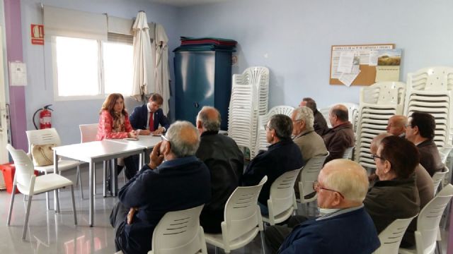Segado y Soler se entrevistan con los vecinos de La Aparecida para determinar las prioridades de la zona - 1, Foto 1