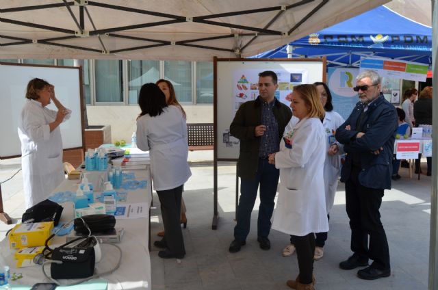 Cientos de vecinos se toman la tensión y miden sus niveles de azúcar en una jornada saludable - 3, Foto 3