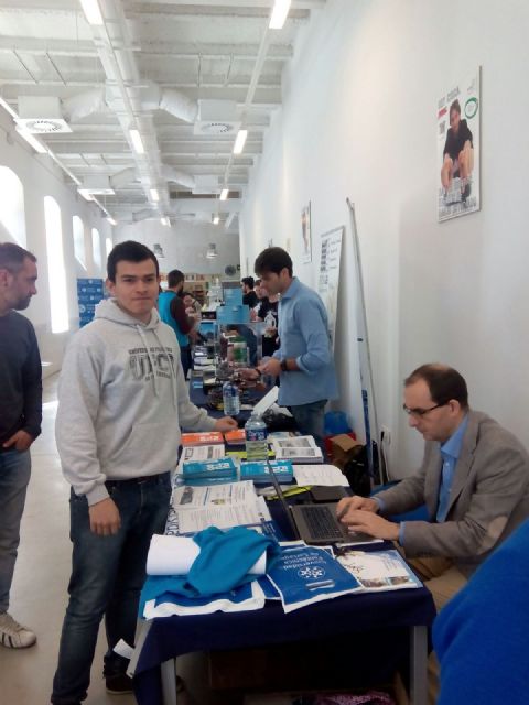 La UPCT enseña robótica con materiales reciclados en las jornadas de Orientación de Lorca - 1, Foto 1