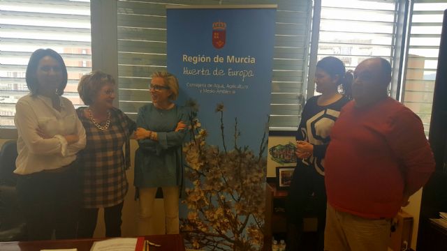 Adela Martínez-Cachá se reúne con la Federación de Asociaciones de Vecinos de las zonas altas de Lorca - 1, Foto 1