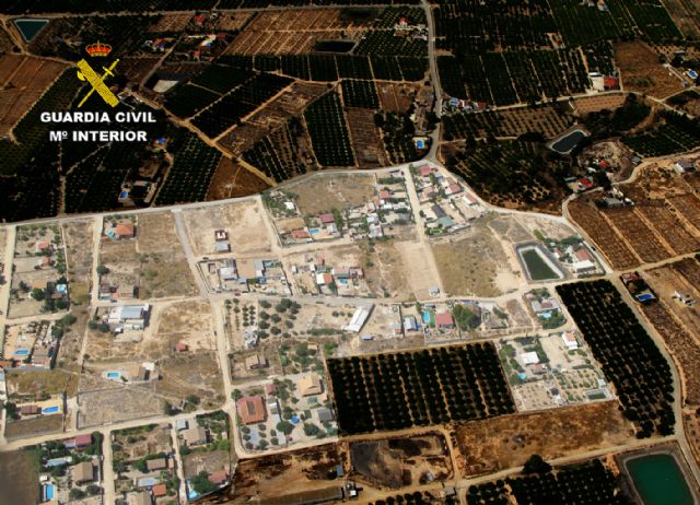 La Guardia Civil desarticula una trama dedicada a promover una urbanización en una rambla - 1, Foto 1