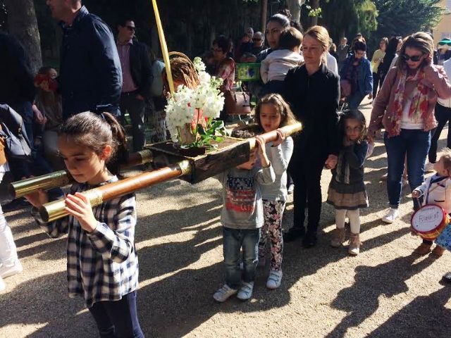 The educational community of the Municipal Children's School "Clara Campoamor" celebrates a procession to welcome the Holy Week, Foto 4