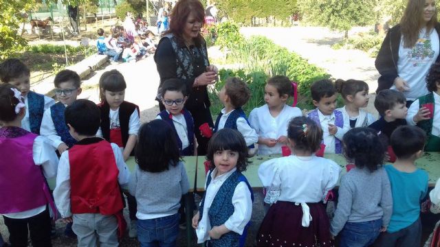 Los alumnos del colegio ´El Parque´ se educan en la tradición de la huerta murciana - 5, Foto 5