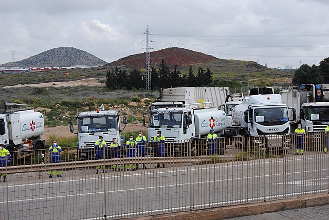 Aplauso solidario de trabajadores de LHICARSA y FCC Medio Ambiente en Cartagena - 2, Foto 2