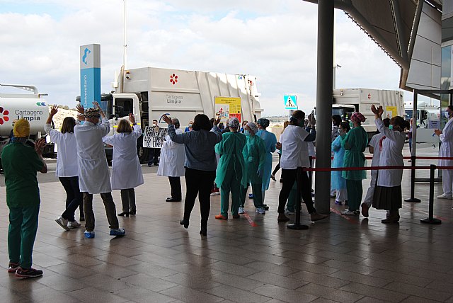 Aplauso solidario de trabajadores de LHICARSA y FCC Medio Ambiente en Cartagena - 3, Foto 3