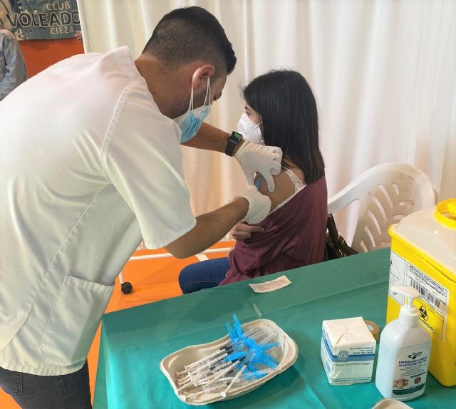 Cieza inicia la vacunación masiva por grupos de edad - 1, Foto 1