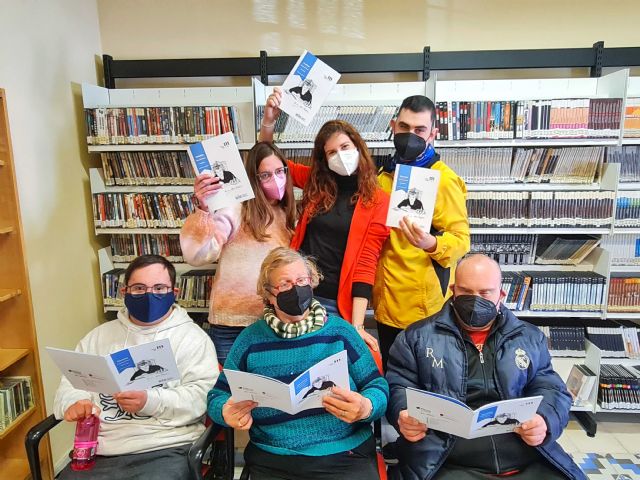 Caravaca crea un club de lectura fácil para fomentar la inclusión de las personas con discapacidad a través de la cultura - 1, Foto 1