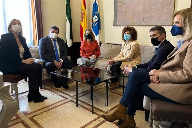 Raquel Sánchez destaca que las inversiones en el Puerto de Huelva que ejecuta Mitma alcanzarán los 220 millones de euros en los próximos cuatro años - 1, Foto 1