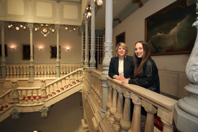 La alcaldesa de Cartagena apoya a el talento artístico de jóvenes como Almudena Roca - 1, Foto 1