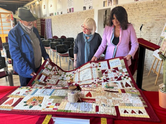 La Casa del Artesano de Lorca acoge la exposición Patchwork de la artista Elvira Sendra - 1, Foto 1