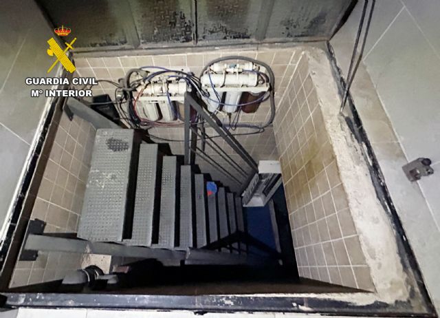 La Guardia Civil desmantela en Murcia un activo punto de producción de marihuana - 1, Foto 1