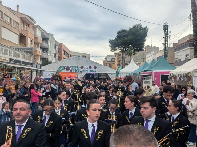 Más de 15.000 personas han disfrutado, este fin de semana, de la tercera edición de la feria 'El Puerto en Flor' - 2, Foto 2