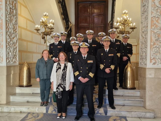 Visitación Martínez: “Este encuentro nos permite estrechar los vínculos de colaboración y entendimiento mutuo entre Instituciones civiles y militares” - 1, Foto 1