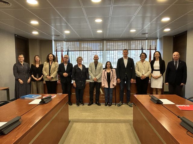 El Observatorio de la Exclusión Social de la Universidad de Murcia comparece ante la Asamblea Regional - 2, Foto 2