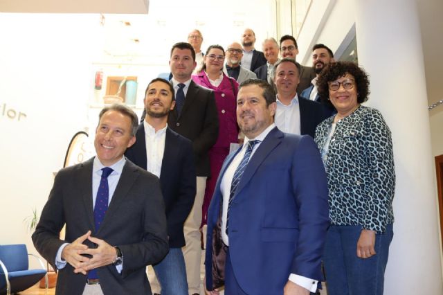 La alcaldesa de Puerto Lumbreras reclama la mejora del acceso al Polígono Industrial y un tercer carril en la autovía A-7 en CECLOR - 2, Foto 2