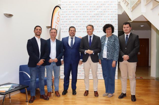 La alcaldesa de Puerto Lumbreras reclama la mejora del acceso al Polígono Industrial y un tercer carril en la autovía A-7 en CECLOR - 3, Foto 3