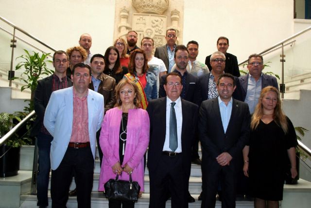 El Alcalde recibió al Brujo del Año 2016 de las Fiestas de Mayo, el empresario Francisco Beltrán - 1, Foto 1