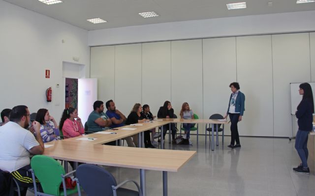 Jóvenes lumbrerenses se forman en limpieza de edificios a través del programa de Garantía Juvenil - 1, Foto 1