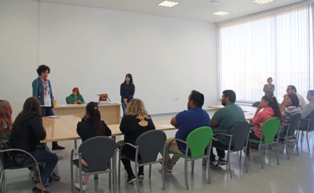 Jóvenes lumbrerenses se forman en limpieza de edificios a través del programa de Garantía Juvenil - 2, Foto 2