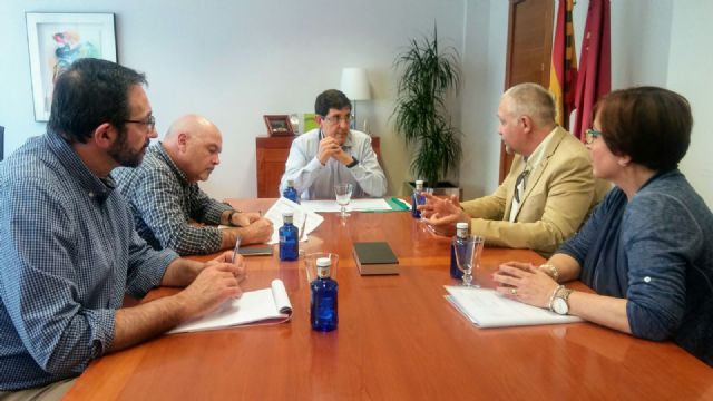 El consejero de Salud se reúne con los responsables de la Asociación Nacional de Afectados por el Trastorno de Aprendizaje No Verbal - 1, Foto 1