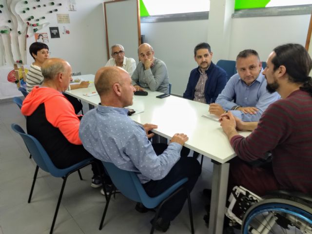 IU y la FAMPA coinciden en suprimir el distrito único educativo para acabar con los guetos escolares - 1, Foto 1