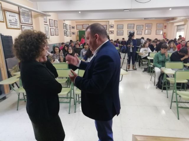 El alcalde acompaña al cónsul honorario de Francia en la Región de Murcia en una jornada formativa organizada por el Departamento de Lengua Francesa en el IES Prado Mayor, Foto 6