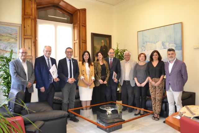 La Universidad de Murcia presenta la XXI edición del premio 'Libro Murciano del año 2018' - 1, Foto 1