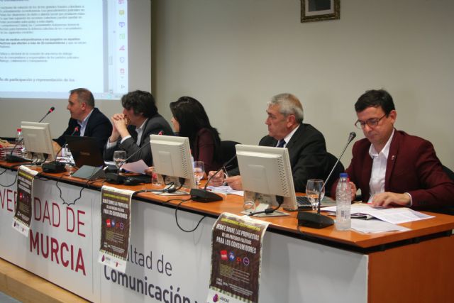 Adicae Murcia celebra un encuentro con representantes de los principales partidos políticos de la Región para debatir en materia de consumo - 3, Foto 3