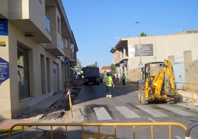 Comienzan las obras para adecuar a la normativa las aceras de la avenida Reyes Católicos - 1, Foto 1