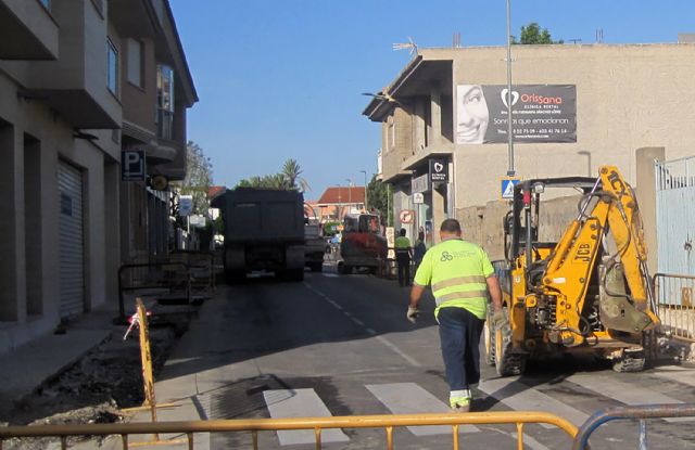 Comienzan las obras para adecuar a la normativa las aceras de la avenida Reyes Católicos - 2, Foto 2