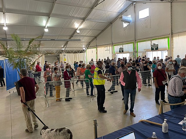 La carpa del recinto ferial acoge otras dos nuevas jornadas de vacunación masiva - 1, Foto 1