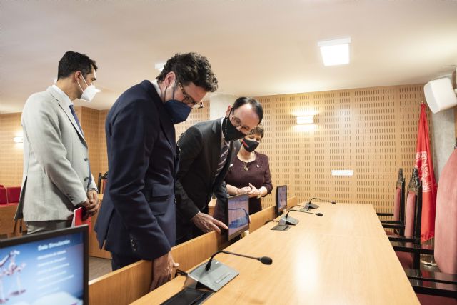 La Facultad de Derecho de la UMU estrena una sala de vistas para que sus estudiantes hagan simulaciones en un entorno real - 1, Foto 1