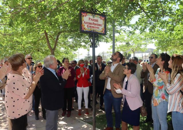 Inaugurado el 'Parque Antonio Fernández Guerrero' que lleva el nombre del fallecido ex secretario general de UGT Lorca en reconocimiento a su labor - 2, Foto 2