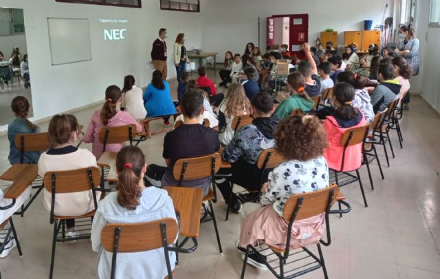 La campaña de la Agencia Tributaria para enseñar qué son los impuestos y para qué sirven se amplía este año a los institutos - 1, Foto 1